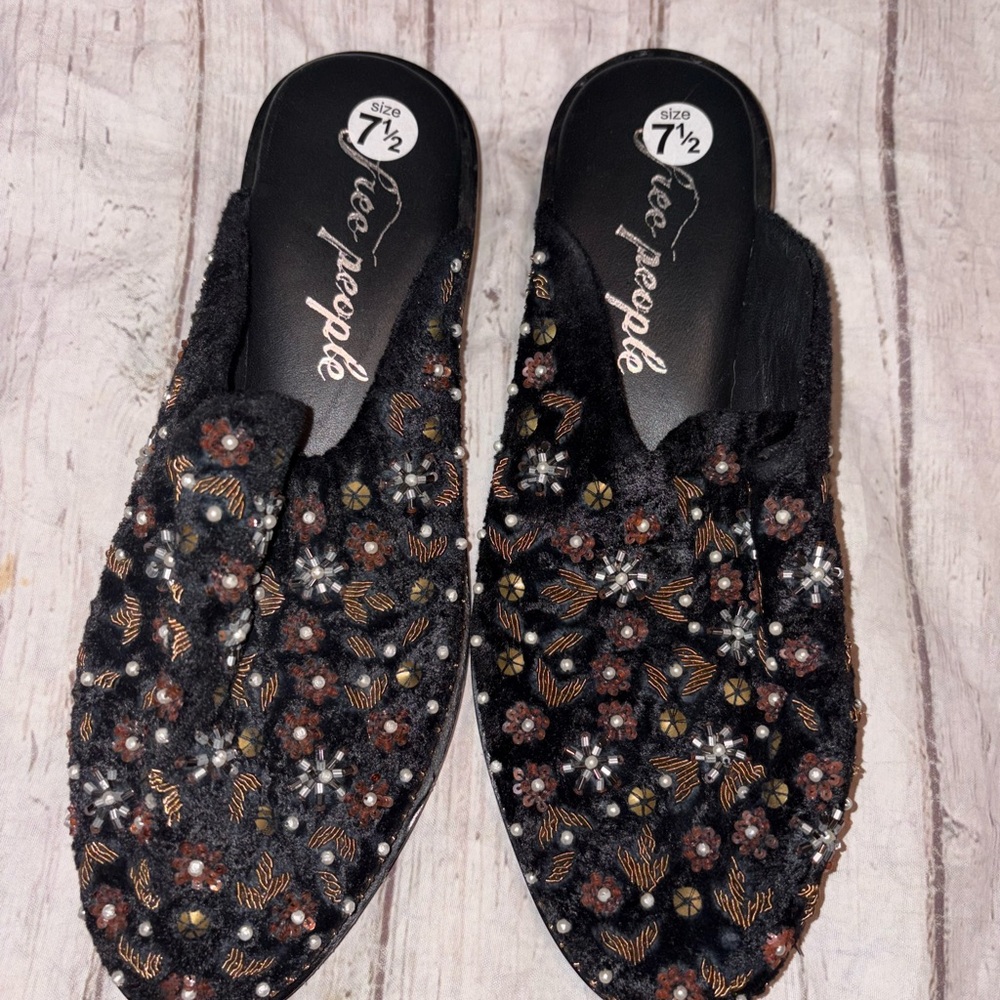Free People black beaded/studded velvet slip on loafer mules 38(7.5) - Picture 3 of 6